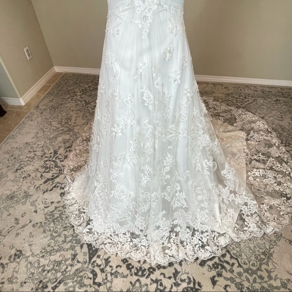 Wedding Dress Ivory Sweetheart Neckline Lace Beaded Size 10 - Picture 6 of 16
